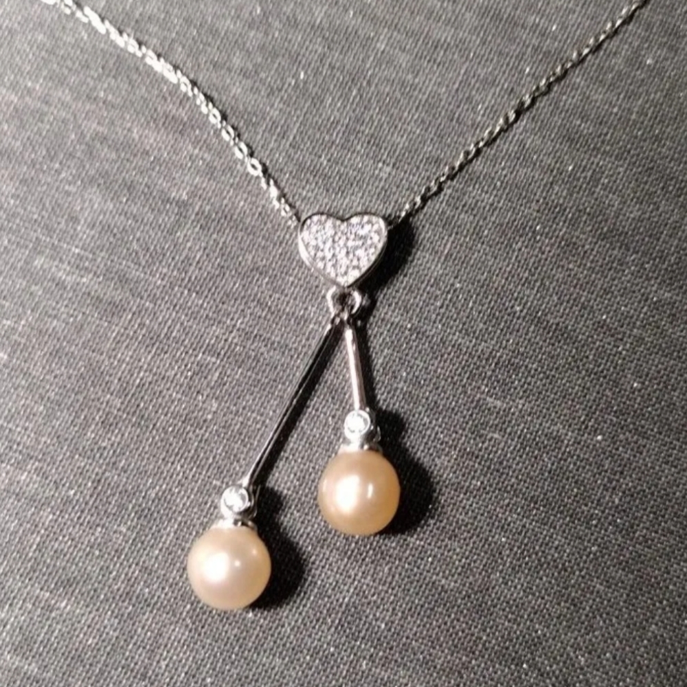 PAVE HEART 2 PEARLS *Retired*NEW VANTEL PEARLS